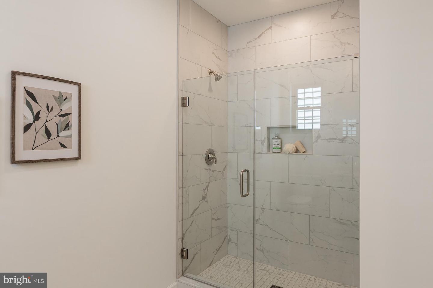 605 Greenbriar Path Property Photo 17