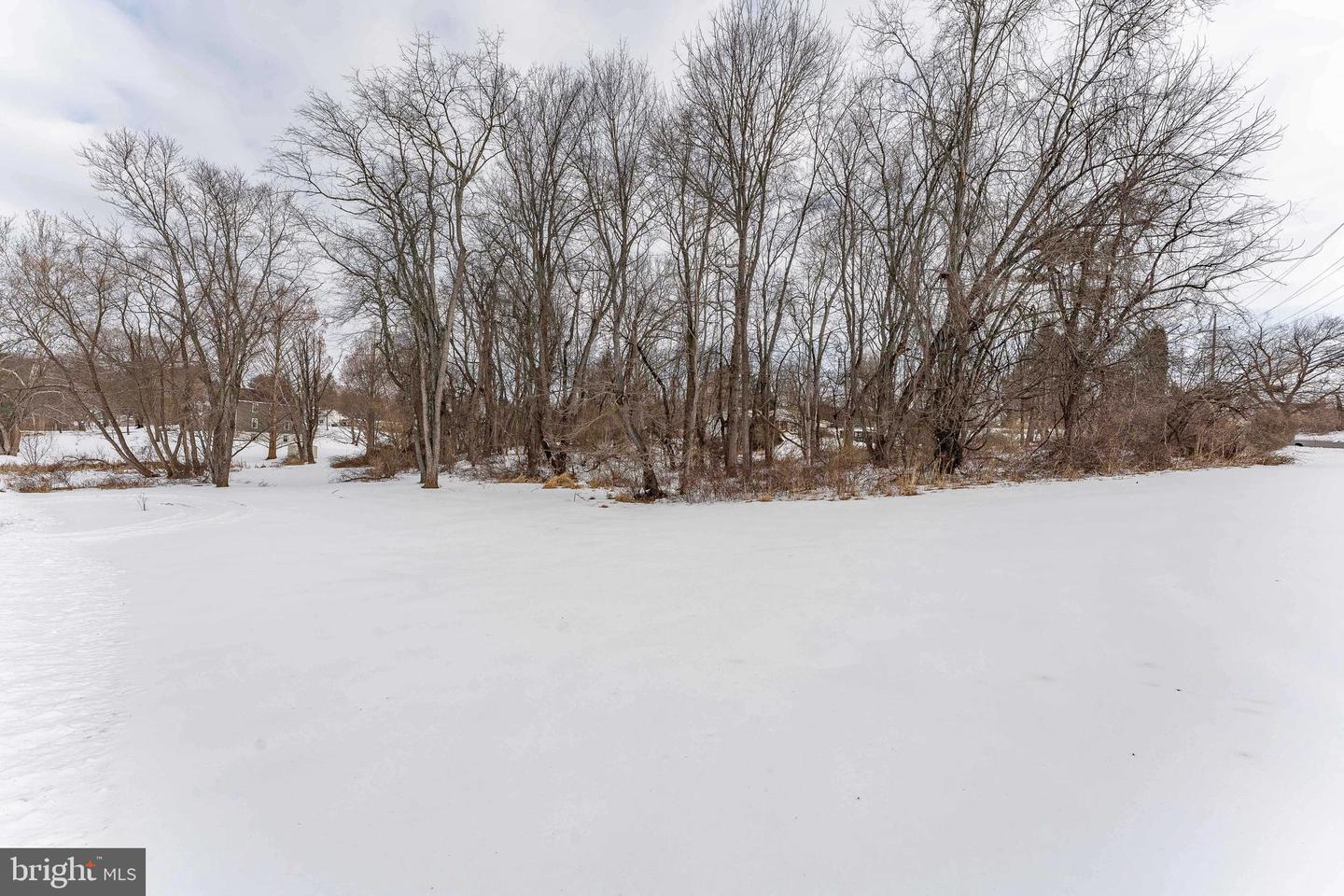 1438 Williamsburg Dr Property Photo 1