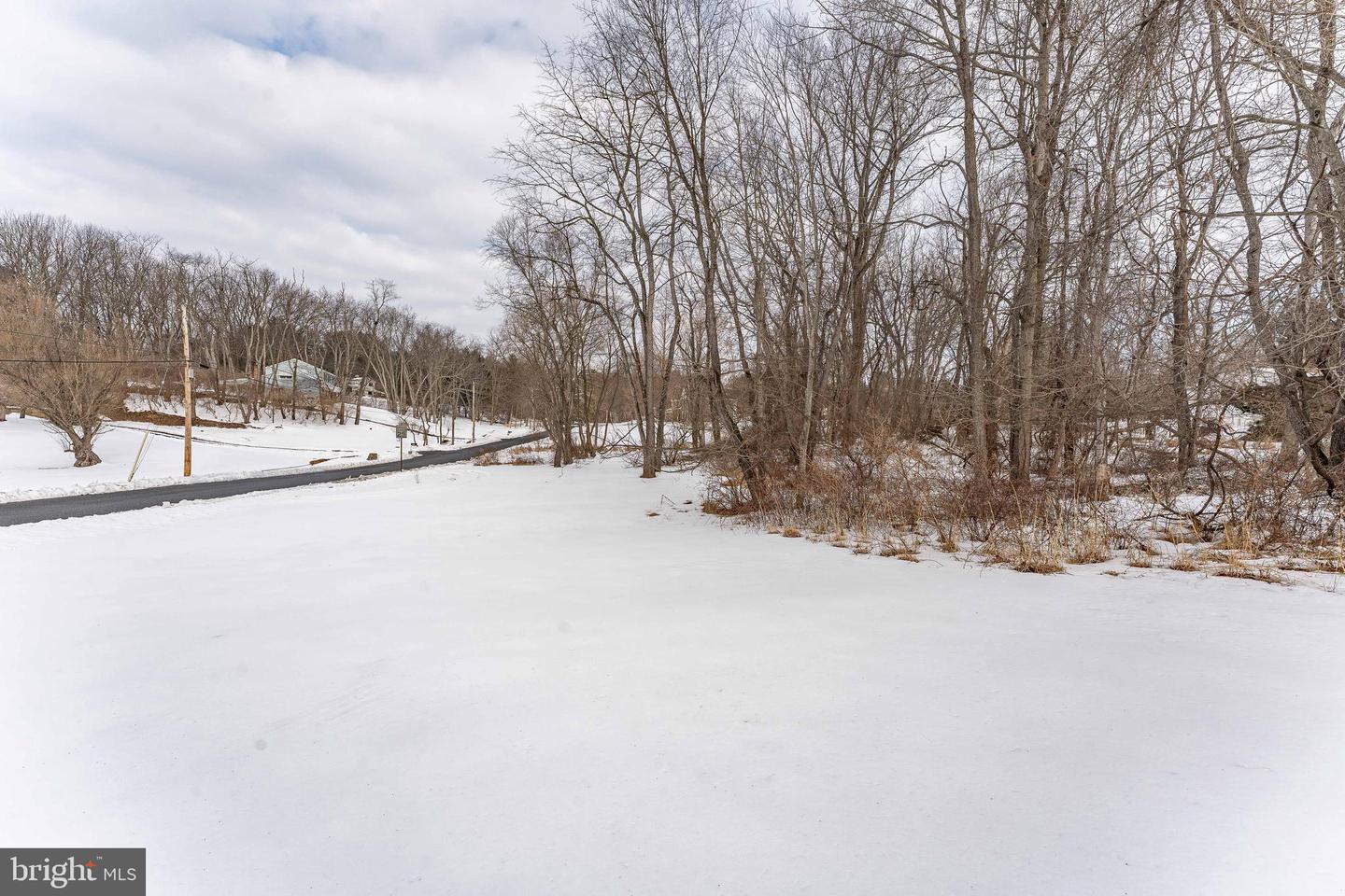 1438 Williamsburg Dr Property Photo 7