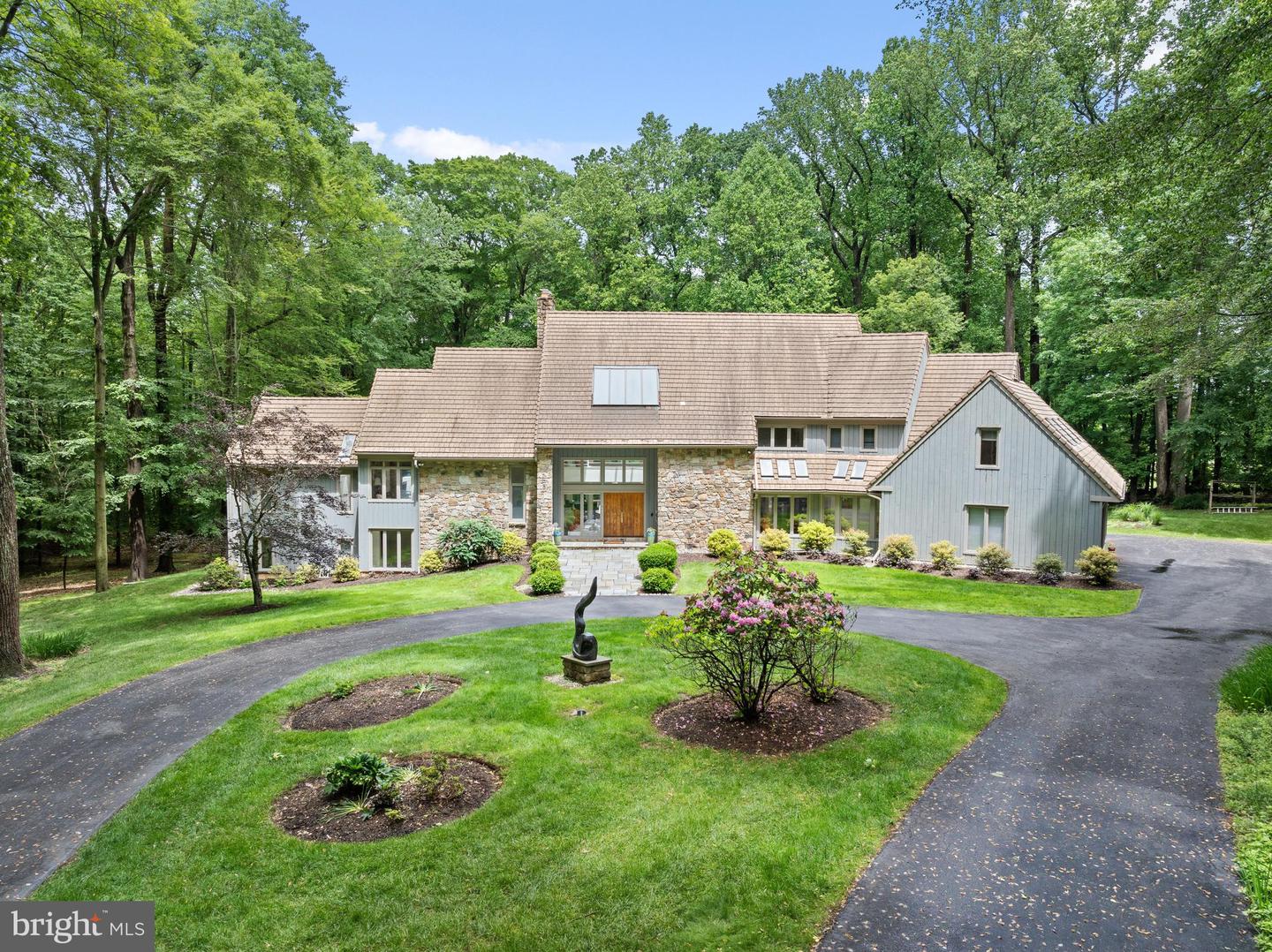 6 Hunt Club Ln Property Photo 1