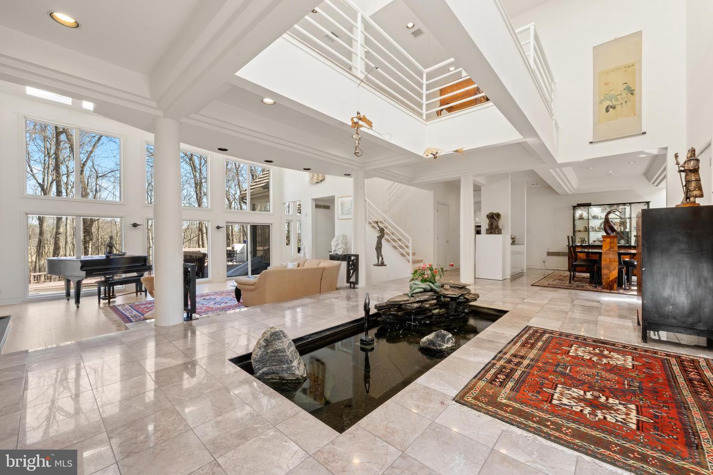 6 Hunt Club Ln Property Photo 7