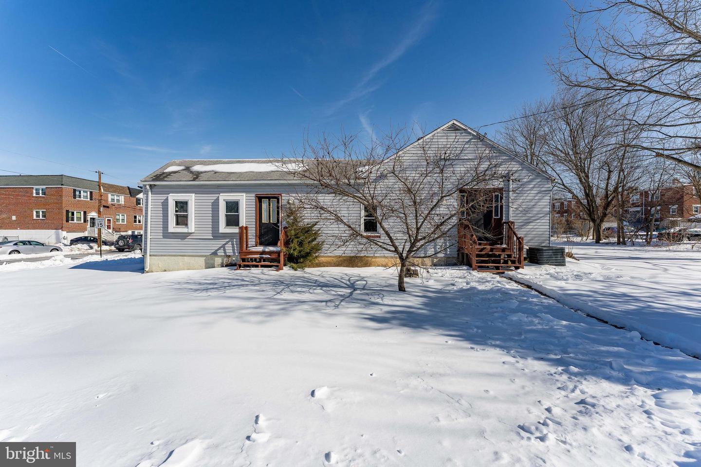 390 Mary St Property Photo 1
