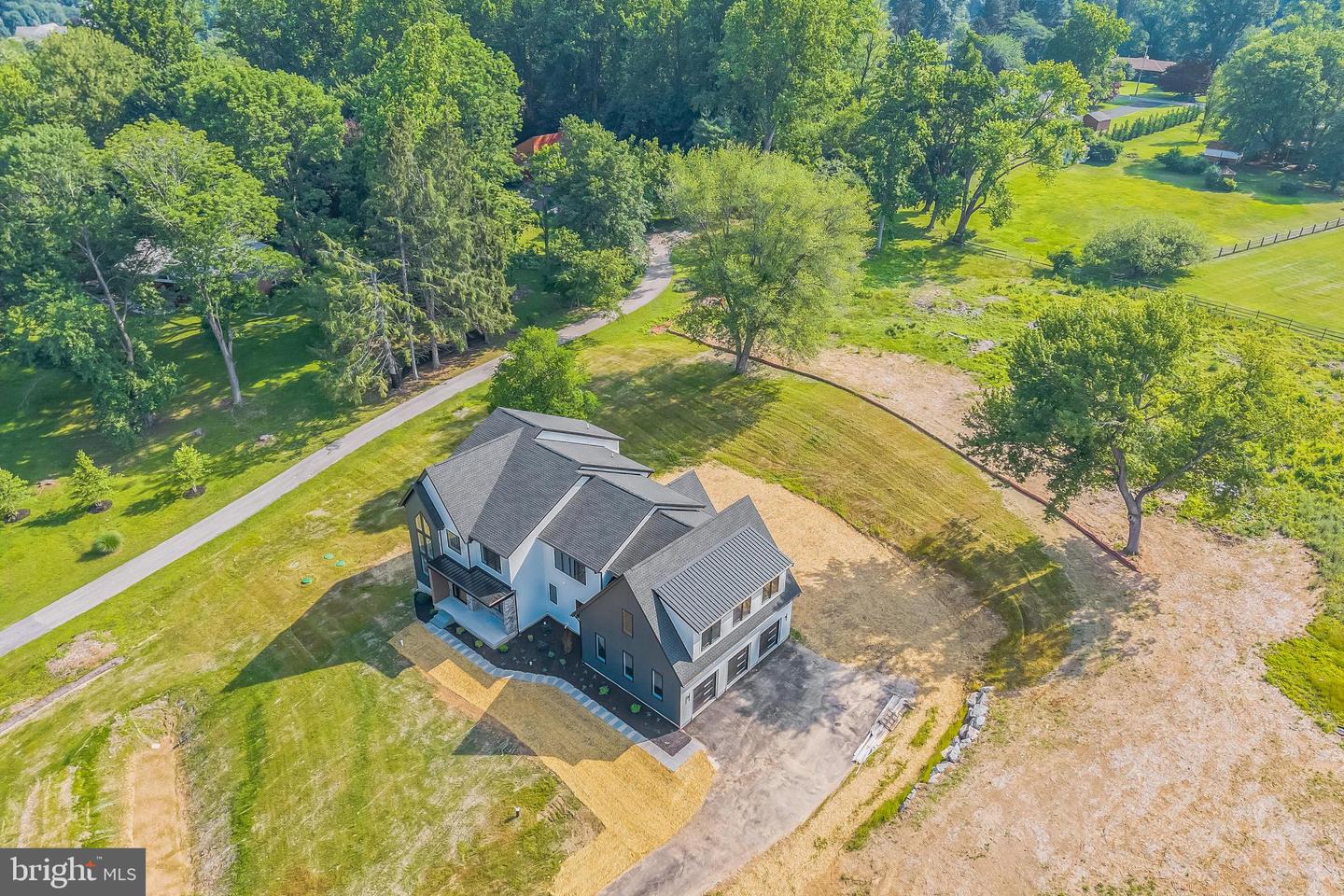 736 Northbrook Rd #l3 Property Photo 8