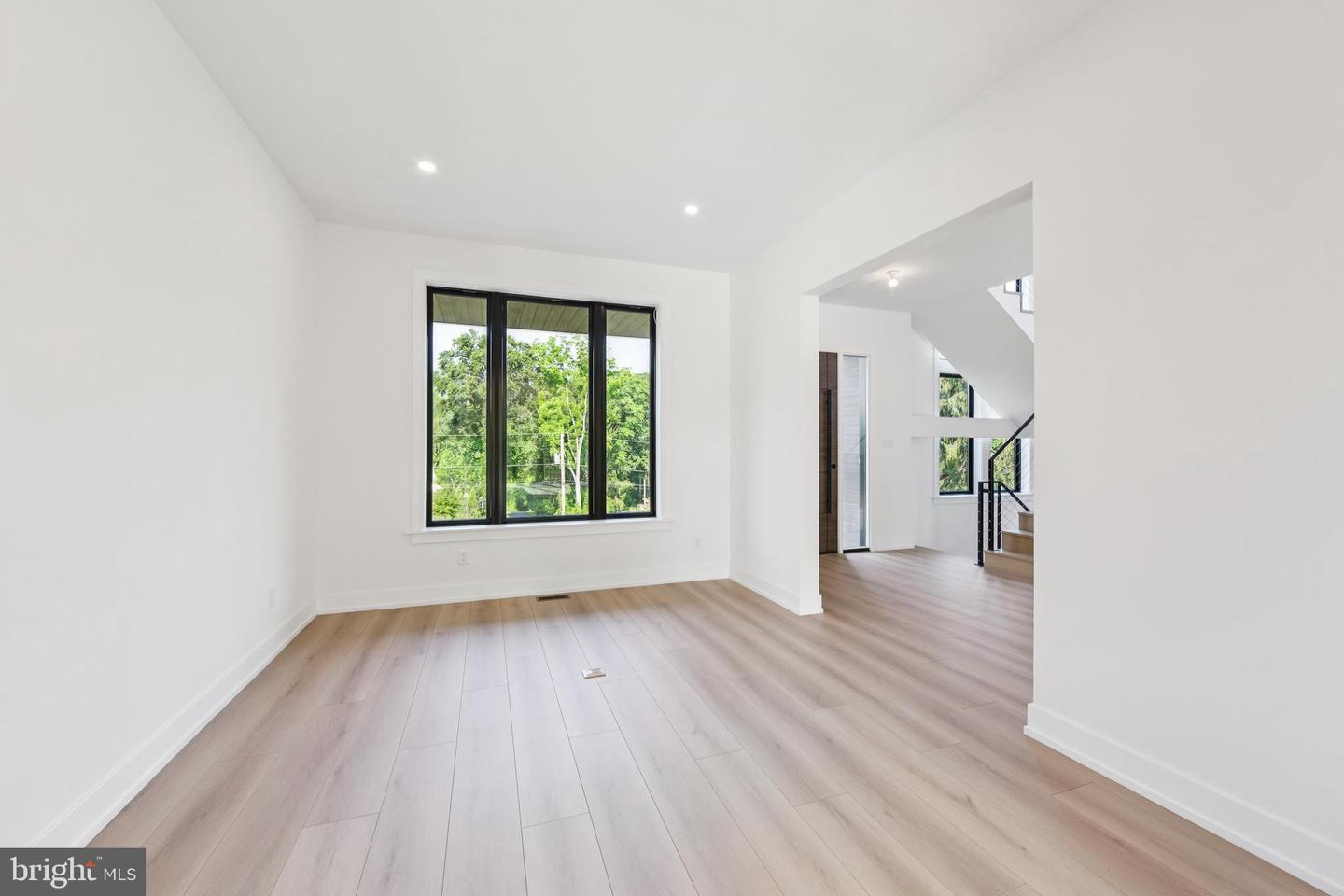 736 Northbrook Rd #l3 Property Photo 11