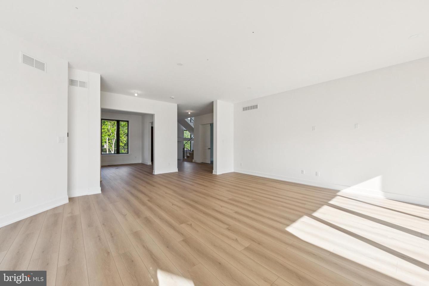 736 Northbrook Rd #l3 Property Photo 12