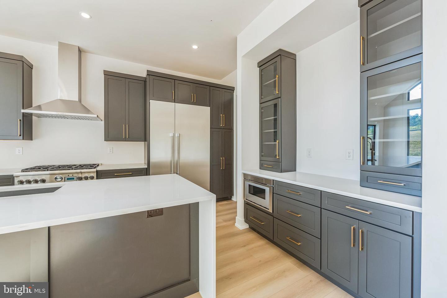 736 Northbrook Rd #l3 Property Photo 17
