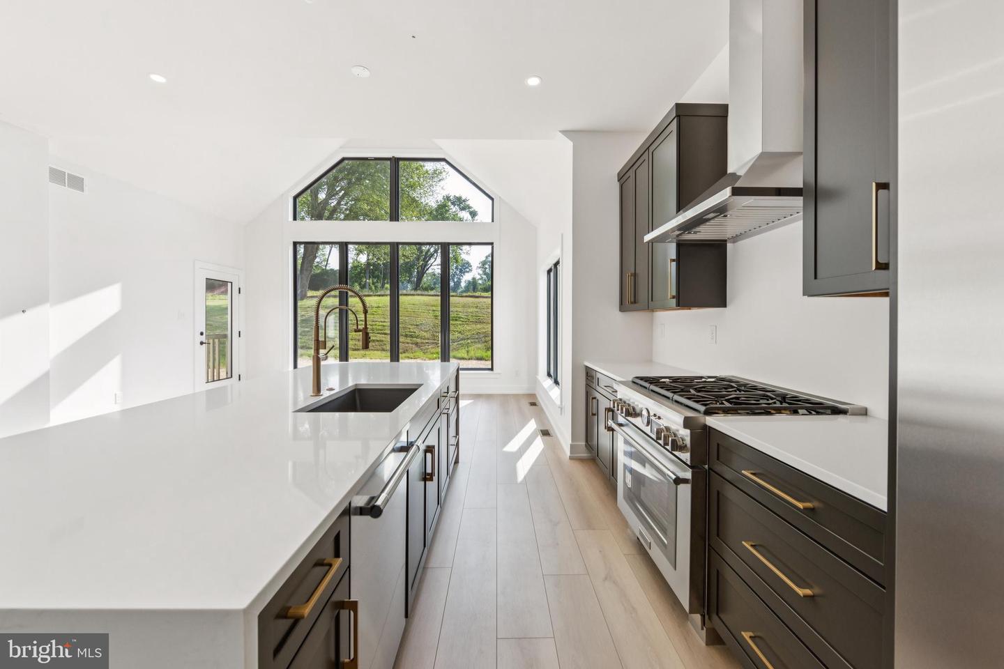 736 Northbrook Rd #l3 Property Photo 18