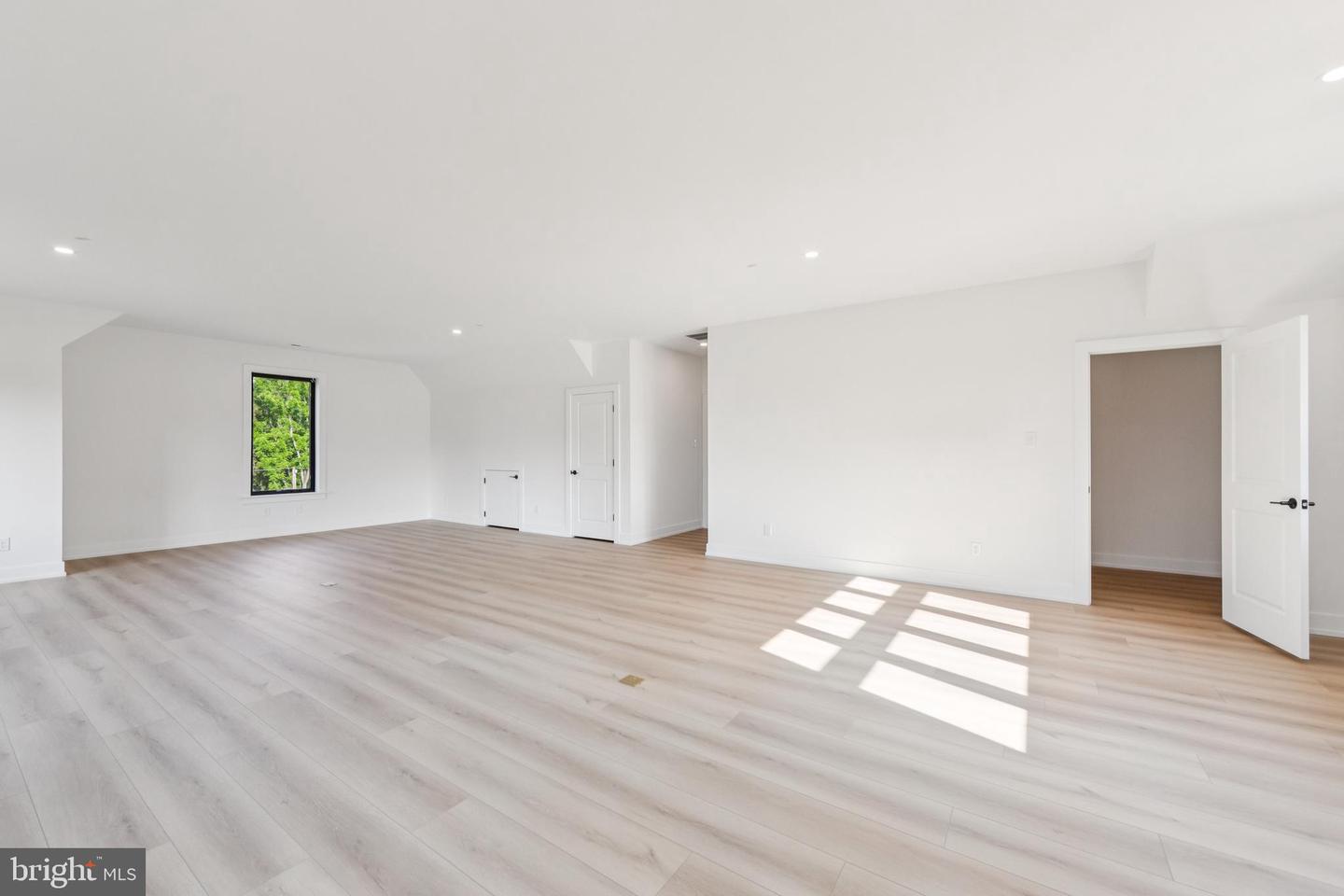 736 Northbrook Rd #l3 Property Photo 30