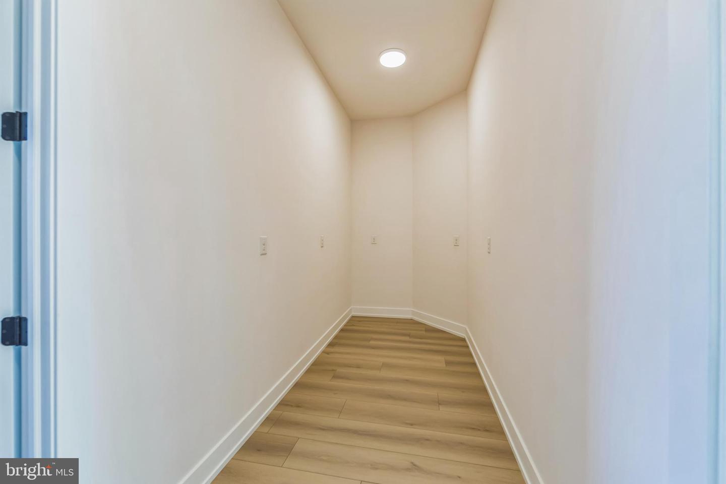 736 Northbrook Rd #l3 Property Photo 32