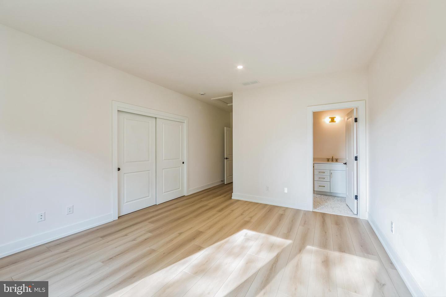 736 Northbrook Rd #l3 Property Photo 33