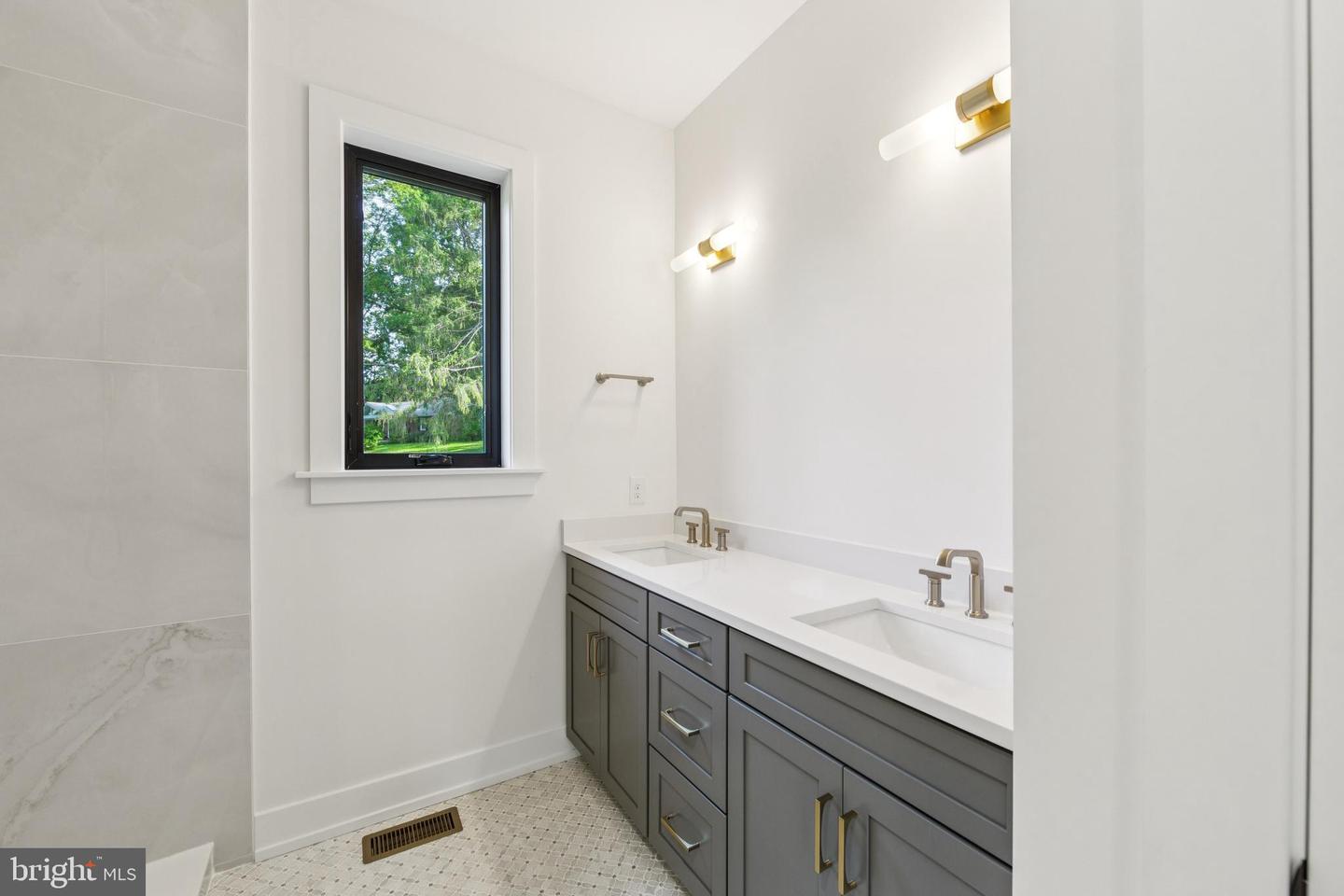 736 Northbrook Rd #l3 Property Photo 36
