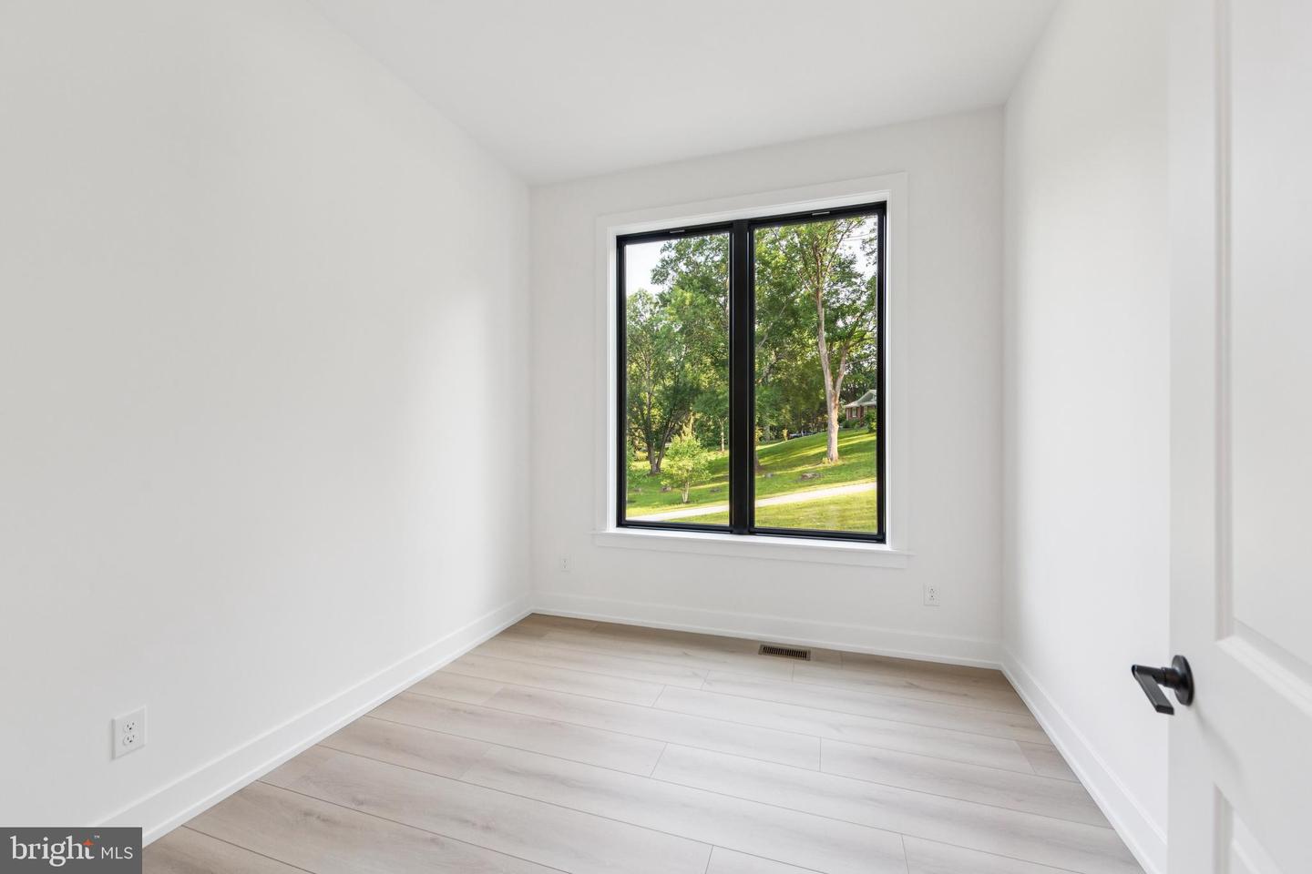 736 Northbrook Rd #l3 Property Photo 40