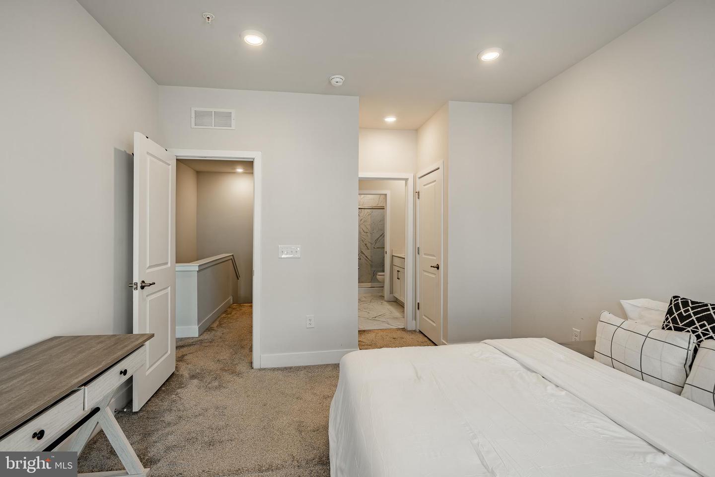 770 Ore St Property Photo 12