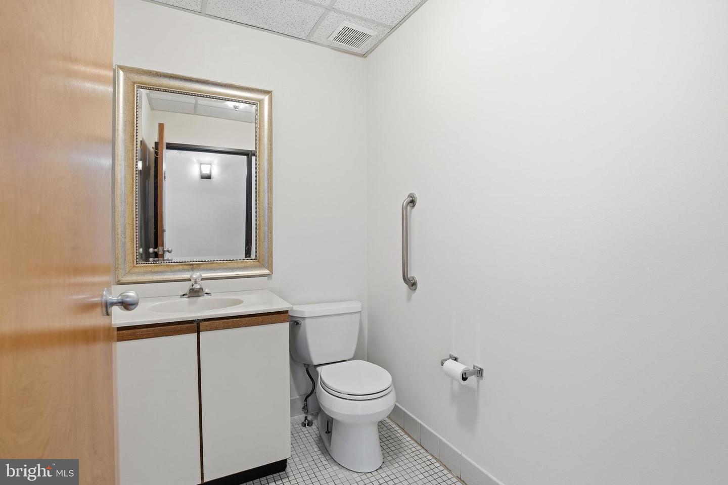 657 Exton Cmns #39 Property Photo 11