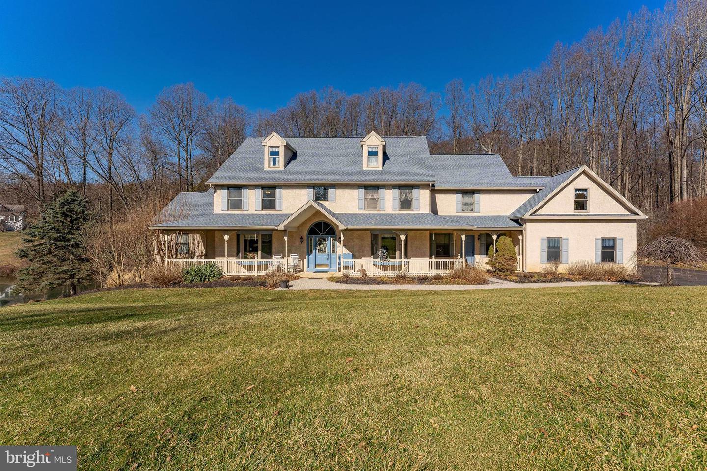 797 TREE LN