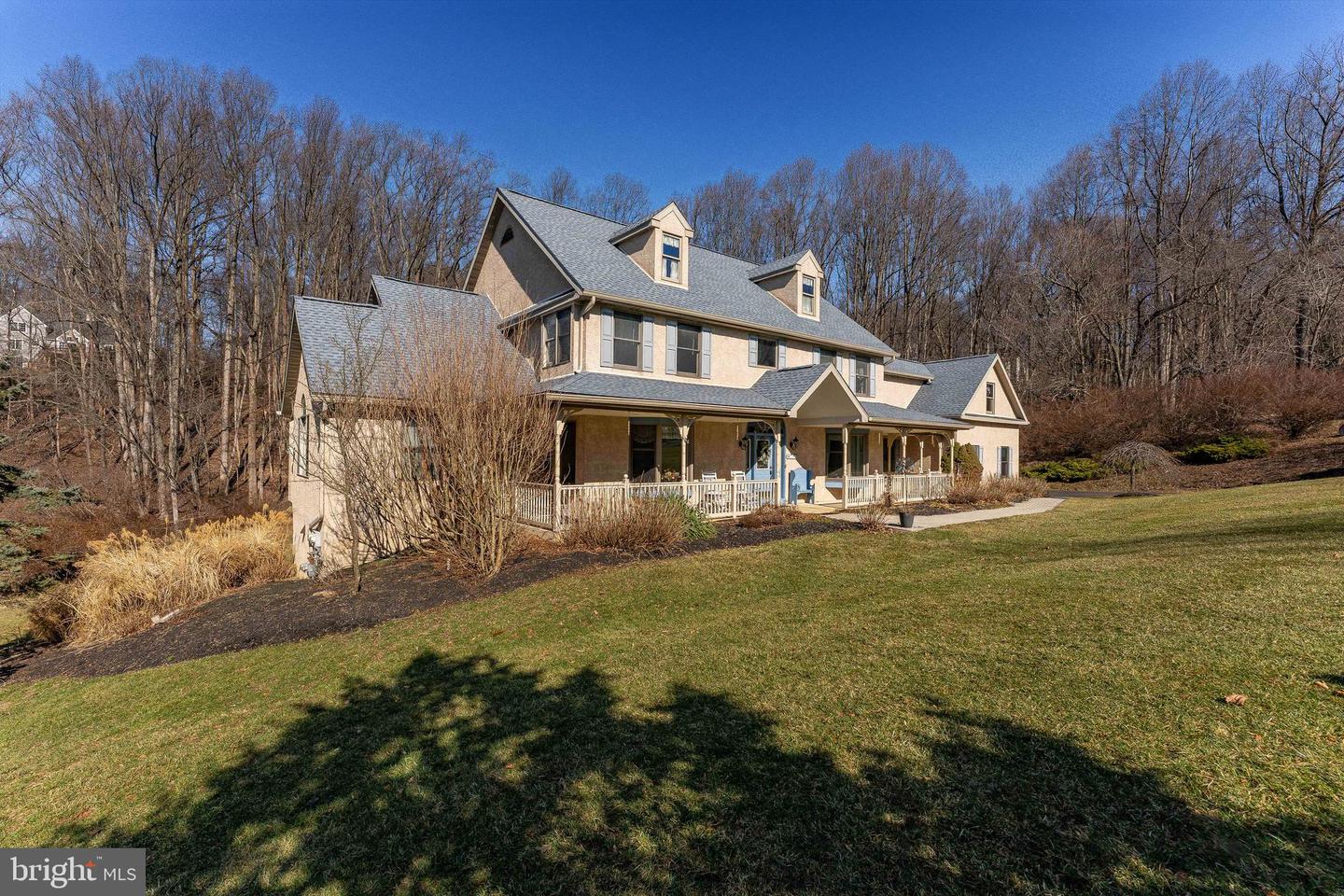 797 Tree Ln Property Photo 4