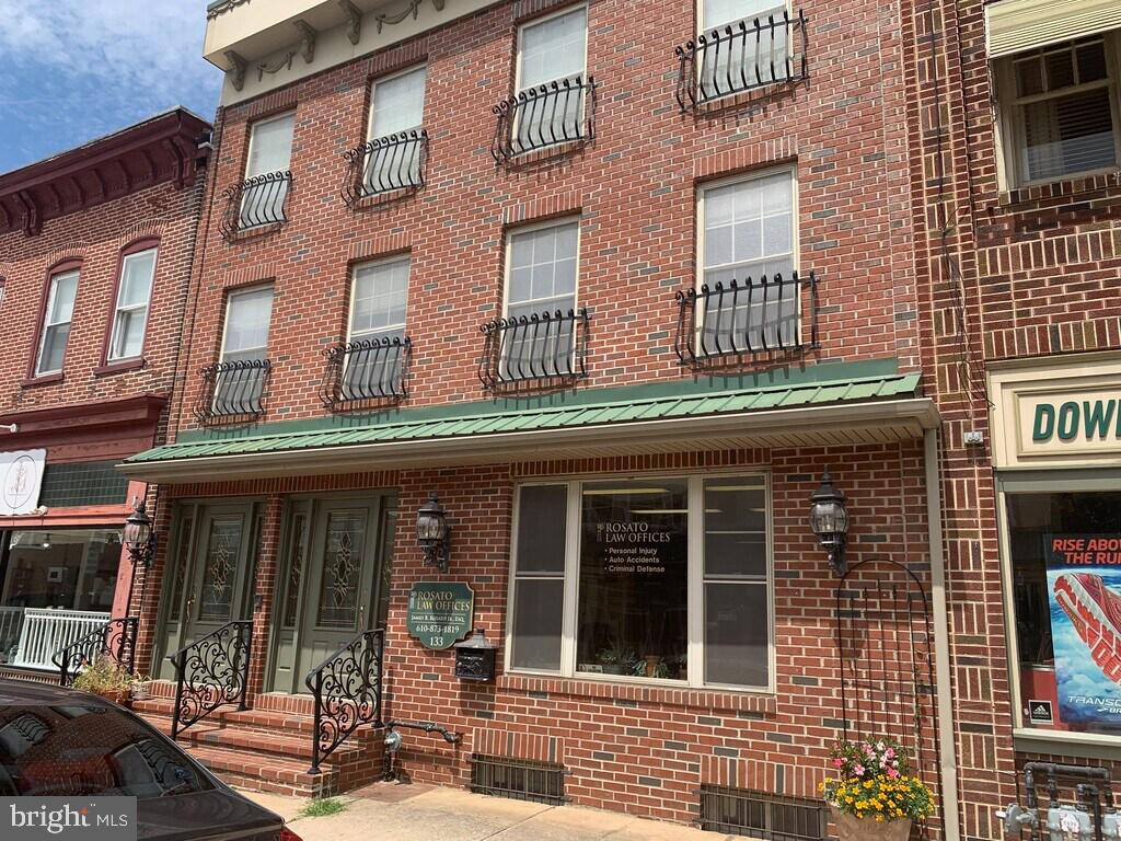 133 E LANCASTER AVE #1ST FL Property Photo 1