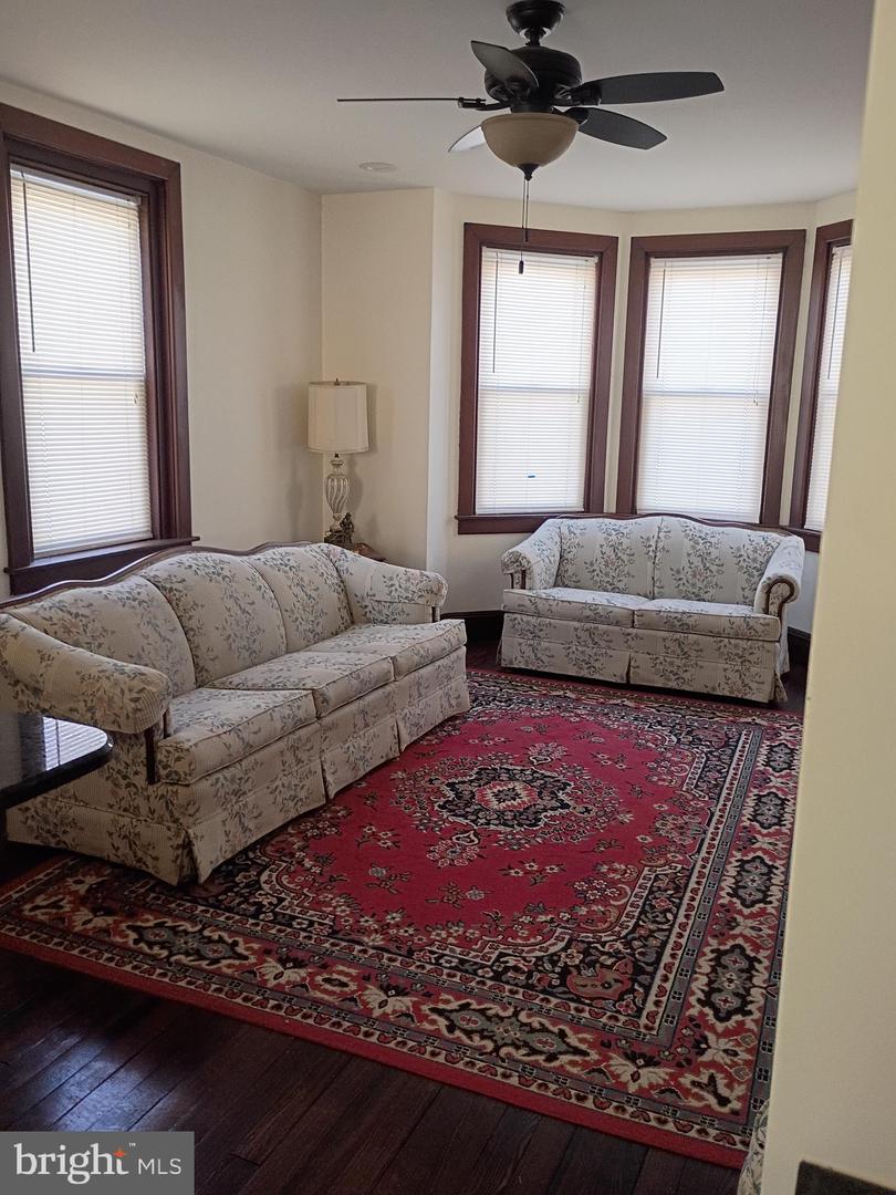 45 W Pennsylvania Ave Property Photo 3