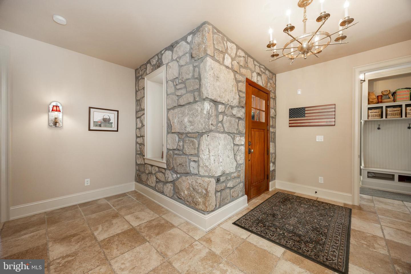 2230 Creek Rd Property Photo 5