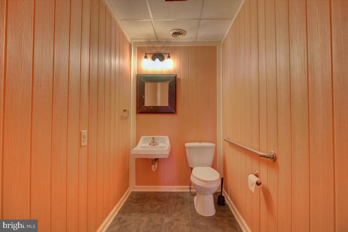322 Bridge St Property Photo 8