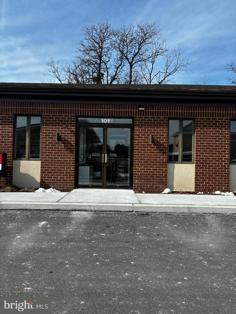 403 W Lincoln Hwy #101 Property Photo 4