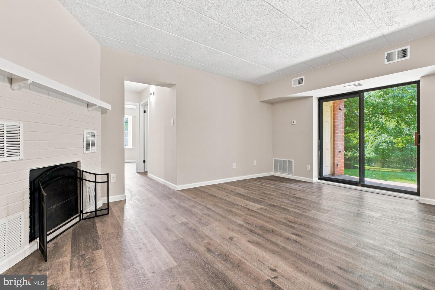 613 Washington Pl #13 Property Photo 5