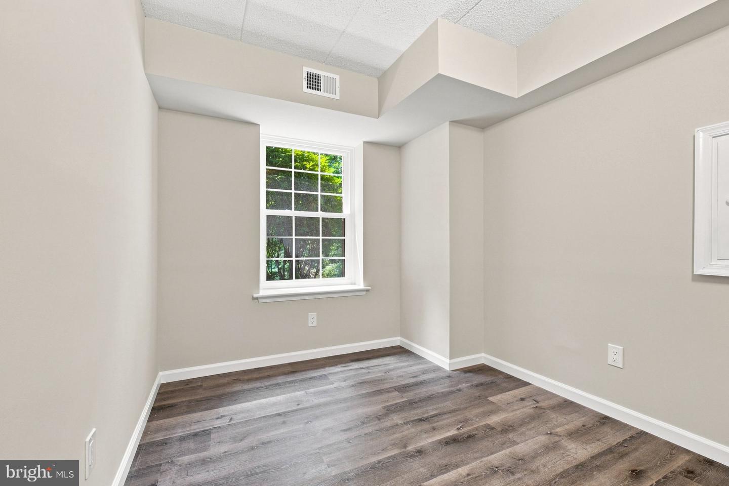 613 Washington Pl #13 Property Photo 12