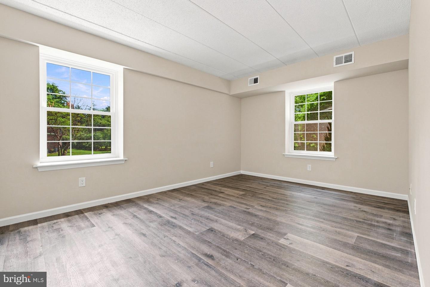 613 Washington Pl #13 Property Photo 16
