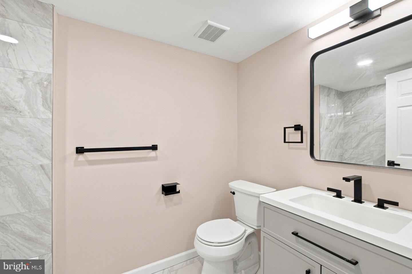 613 Washington Pl #13 Property Photo 19