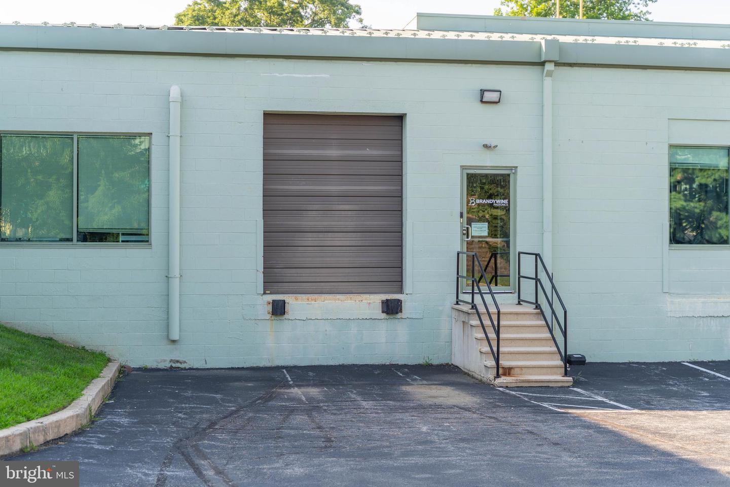 1220 Ward Ave #suite 250 Property Photo 5