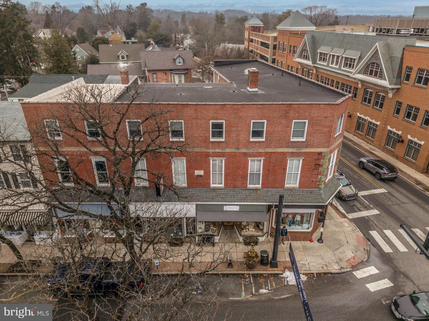 107 W STATE ST Property Photo 1