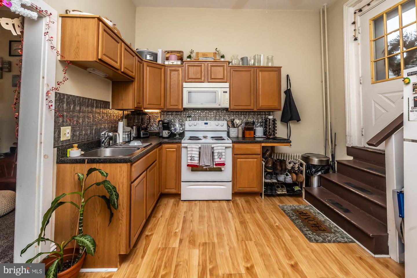 107 W State St Property Photo 37