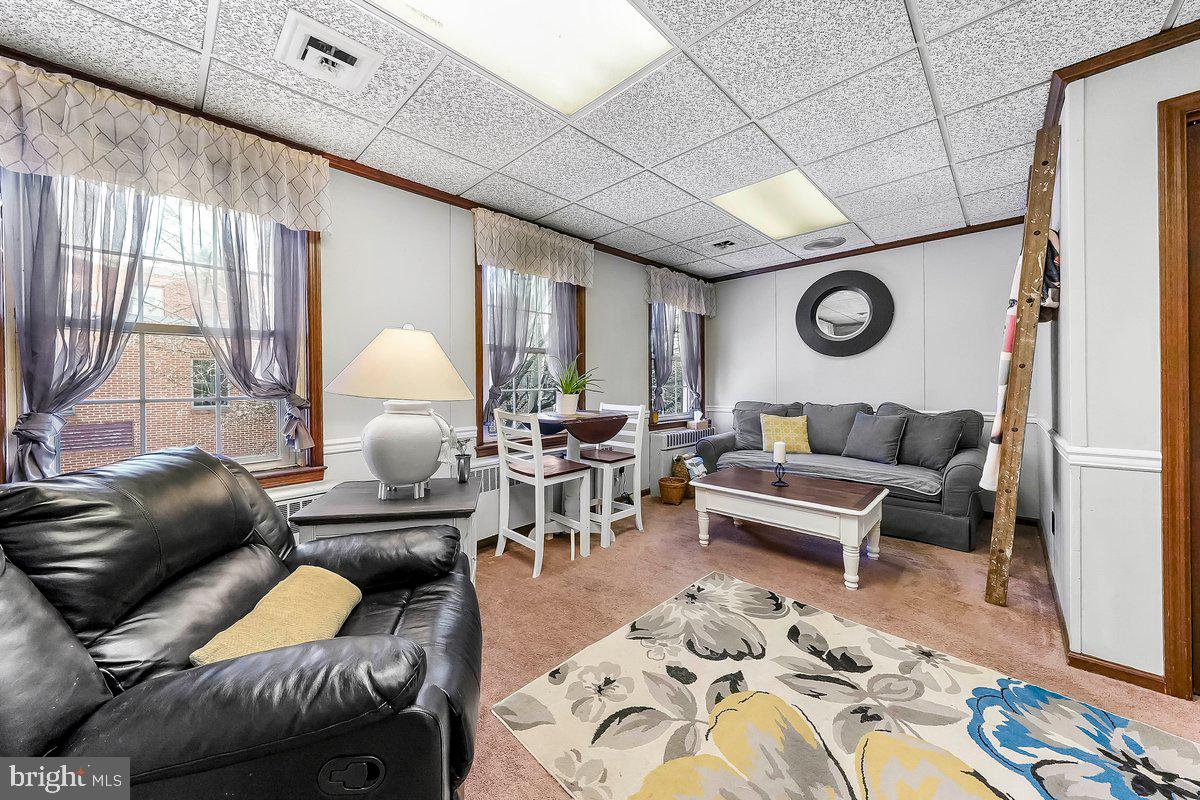 221 E Locust St Property Photo 13