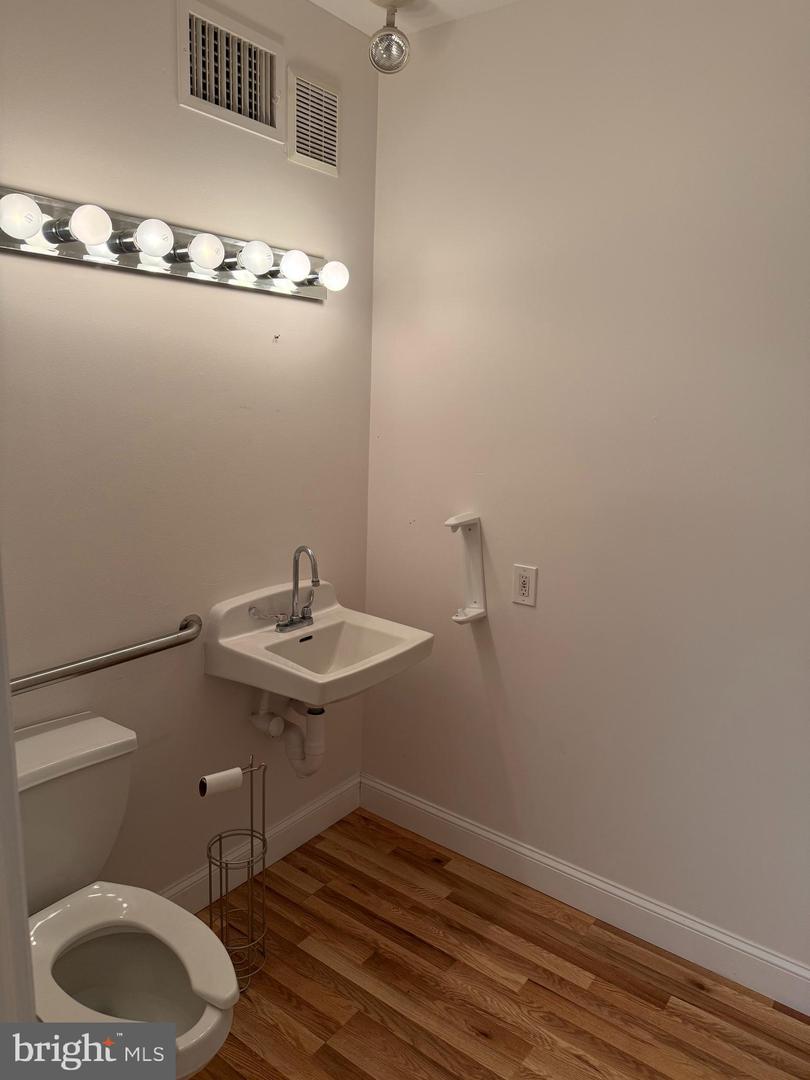 17 W Central Ave Property Photo 5