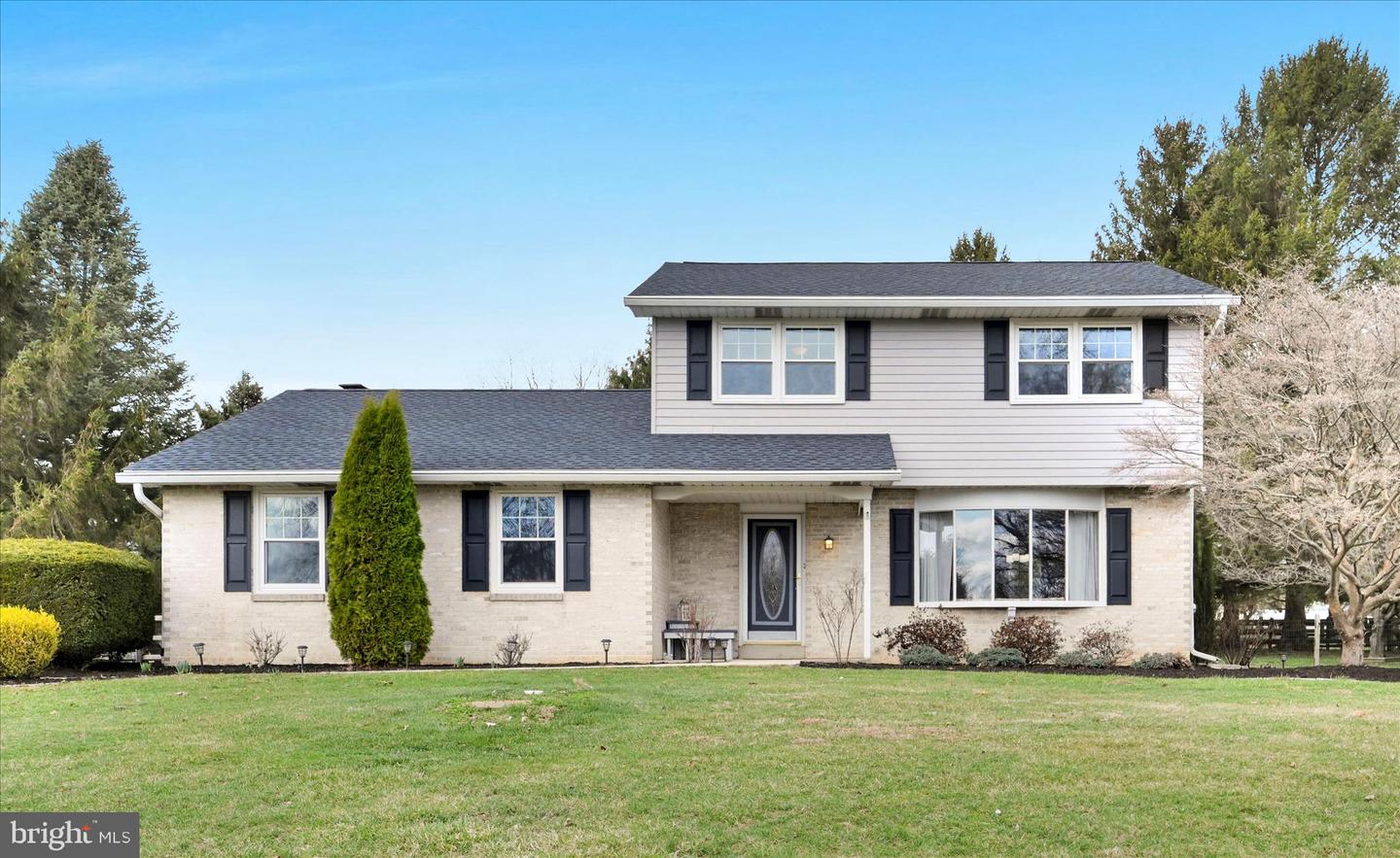 608 WALNUT DR