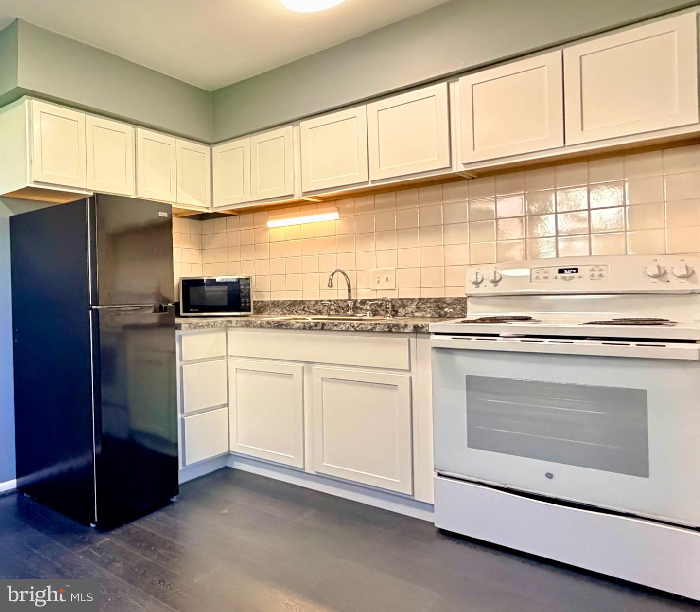 335 E Lancaster Ave #e-5 Property Photo 2