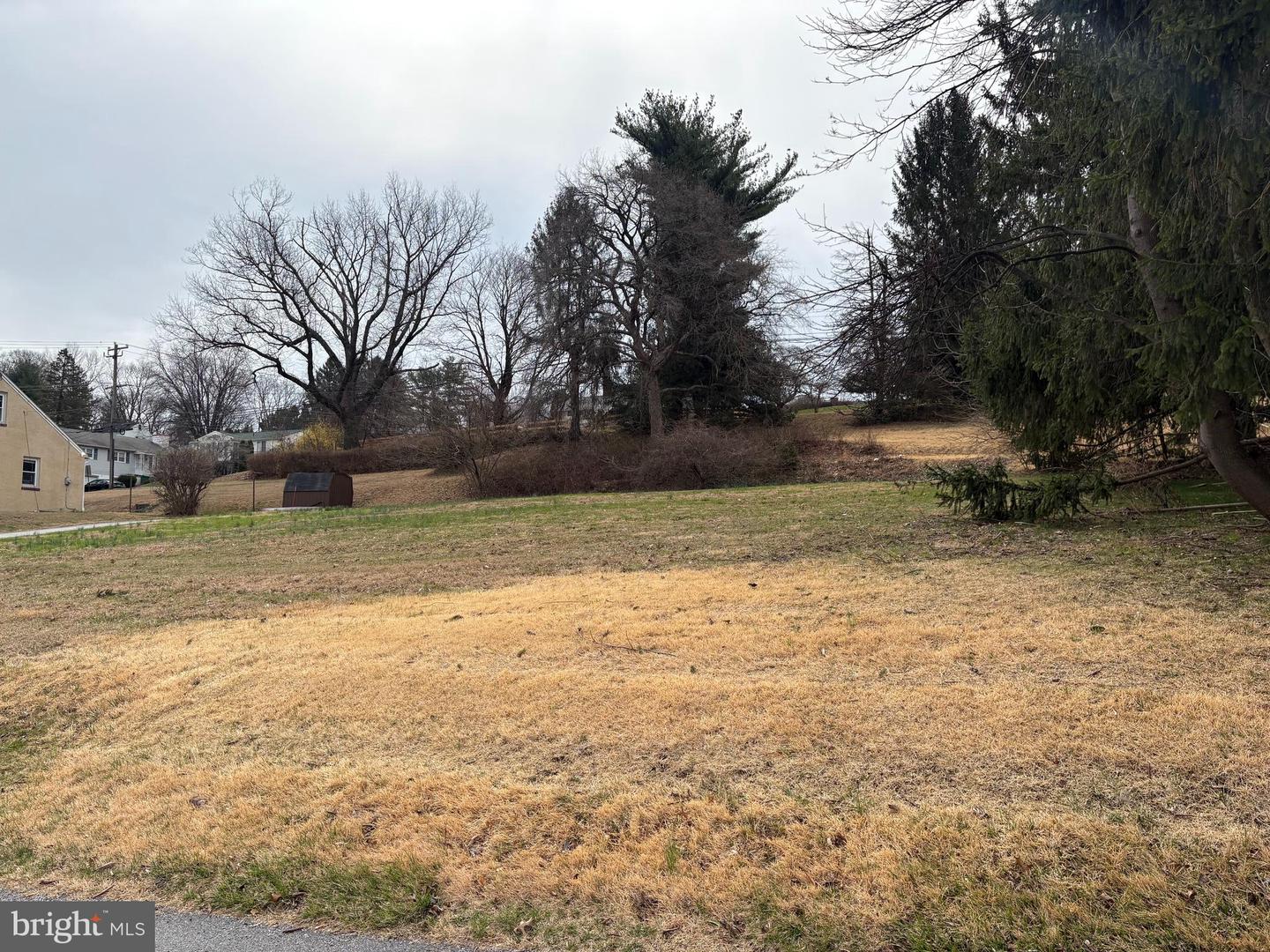 1630 Oak St Property Photo 1