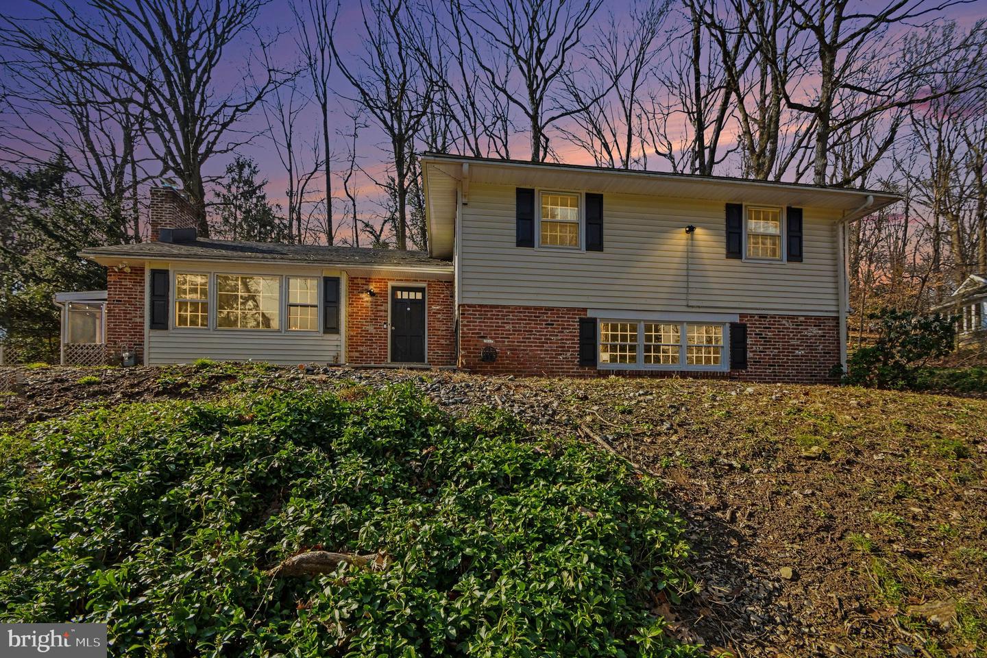 542 Upper Weadley Rd Property Photo 1
