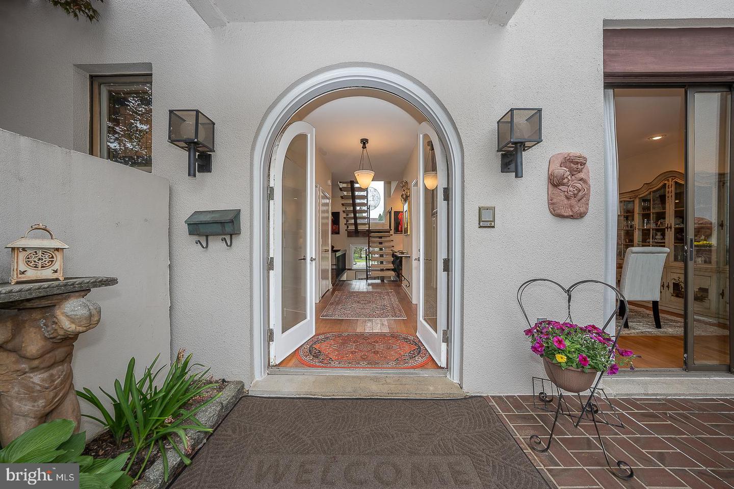 7 BRETTAGNE #7 Property Photo 1