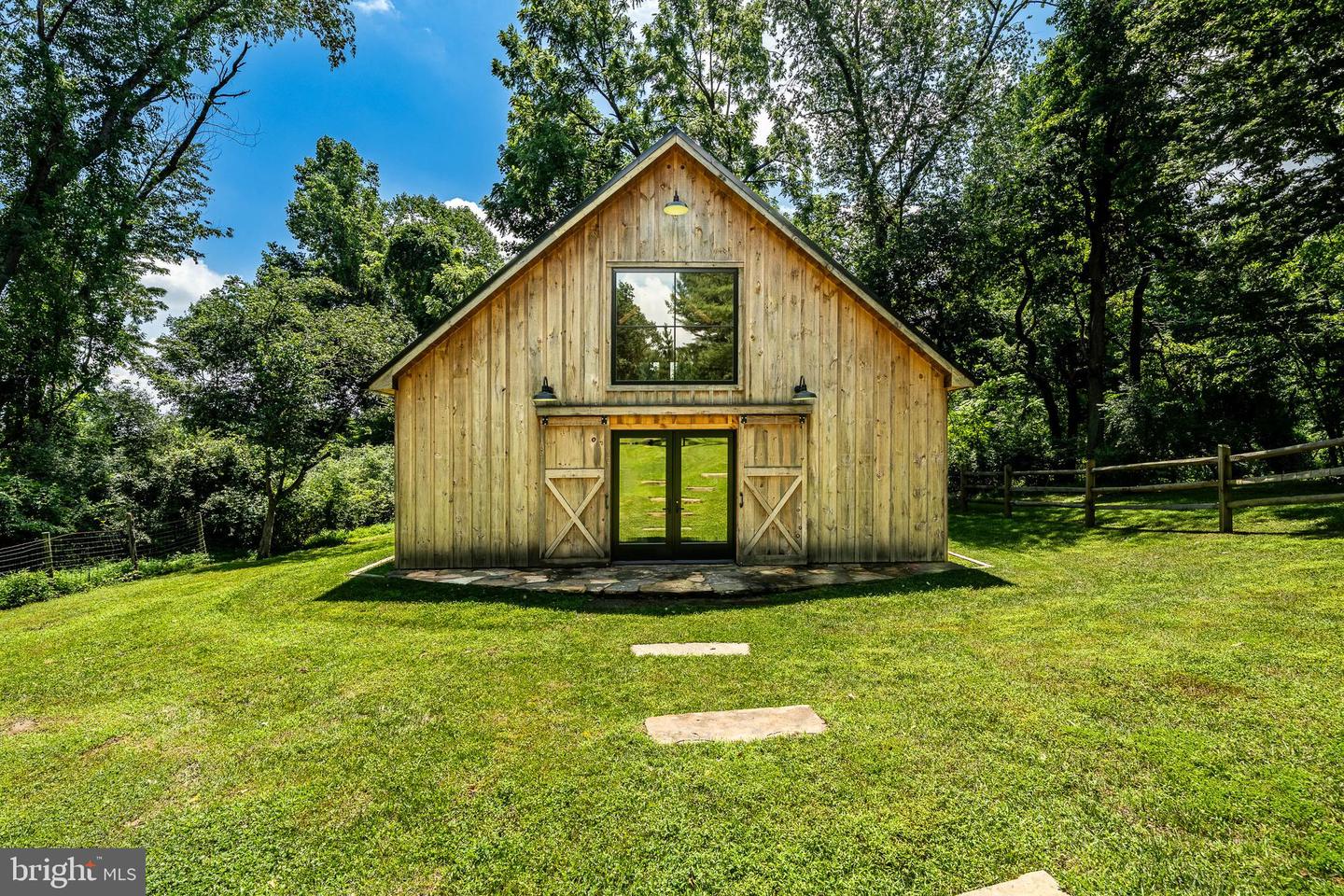 7 Bittersweet Dr Property Photo 7