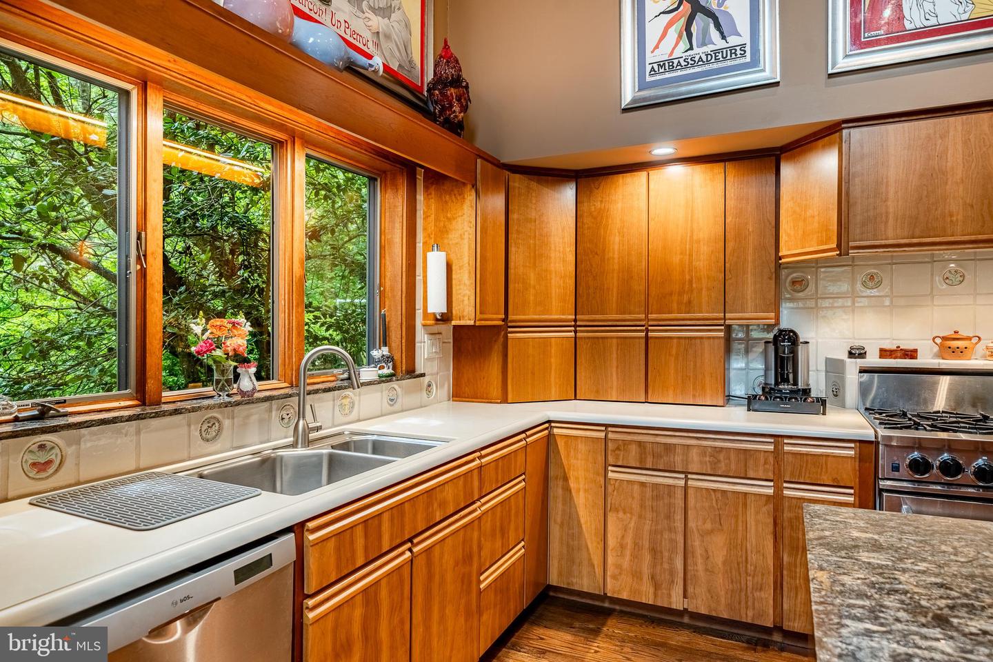 7 Bittersweet Dr Property Photo 18
