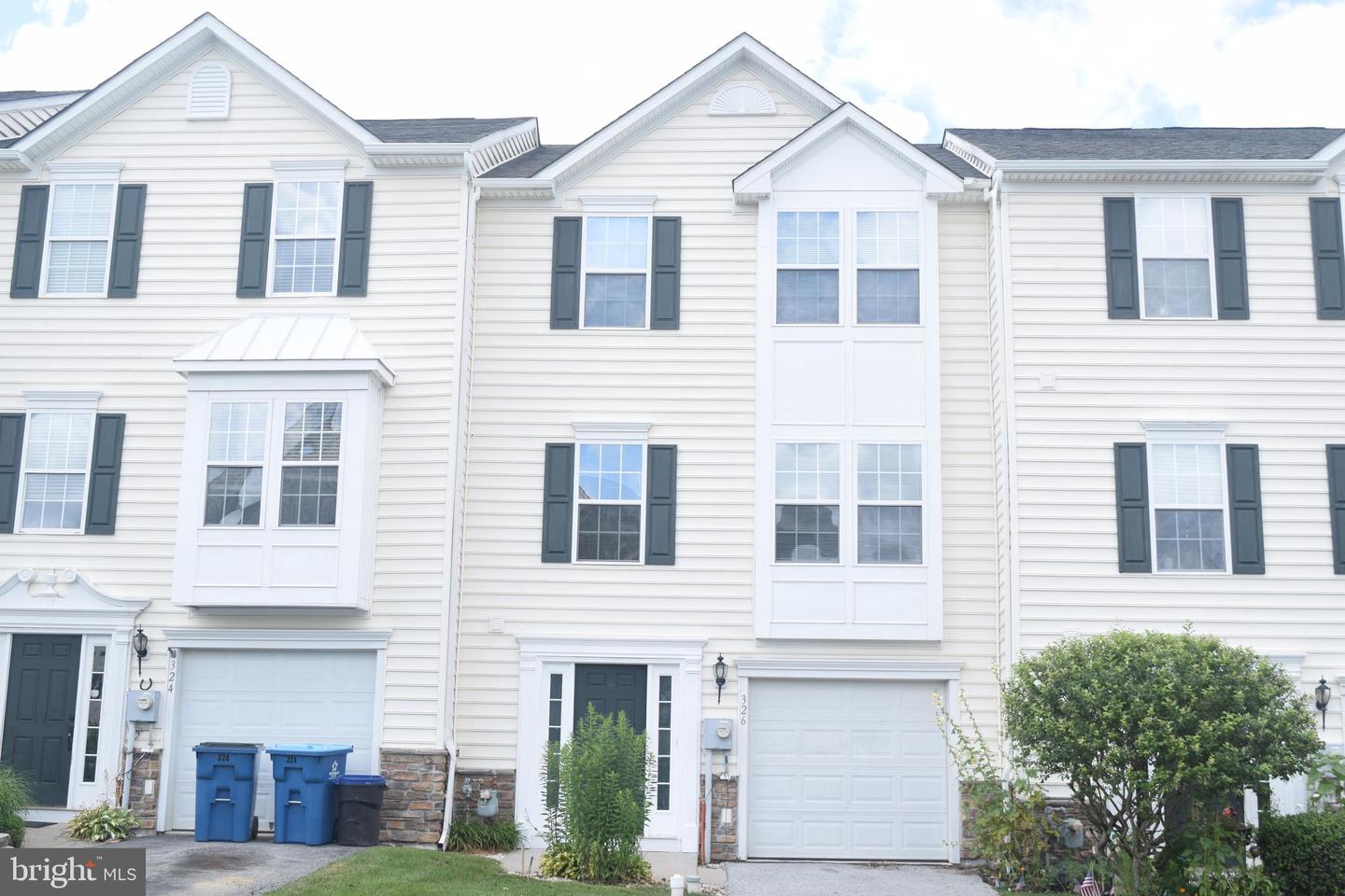 326 LAROSE DR #326 Property Photo 1