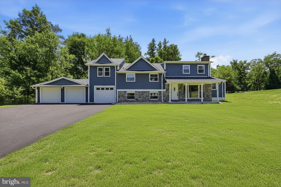 1376 COLLEGE HILL DR