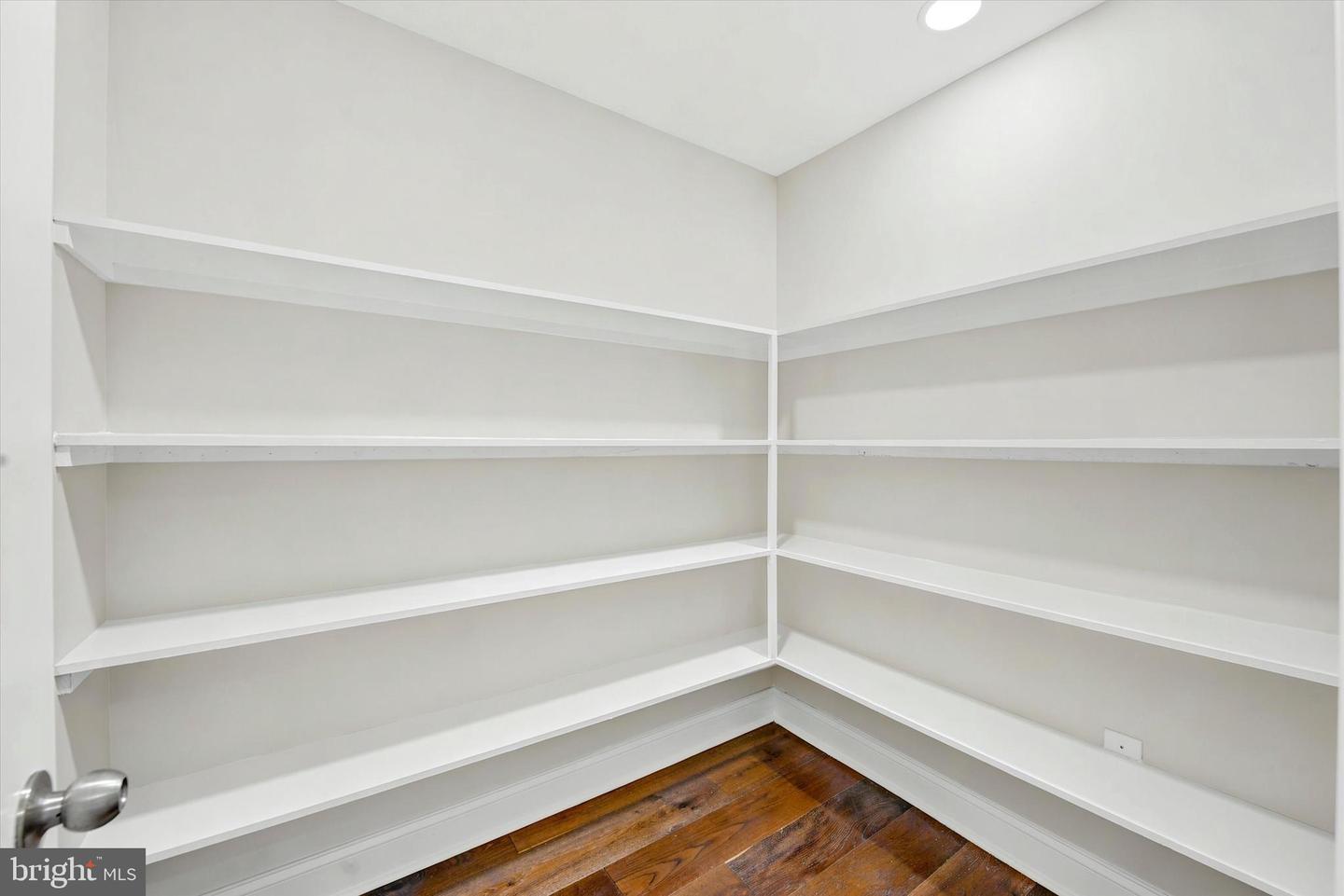 1376 College Hill Dr Property Photo 11