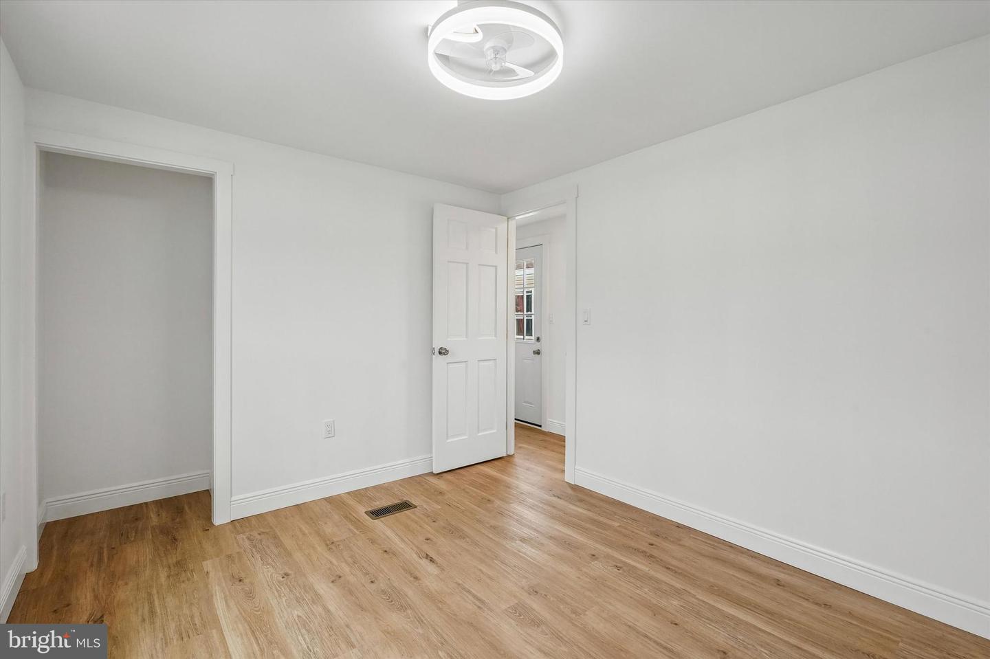 857 Buttonwood Ave Property Photo 11