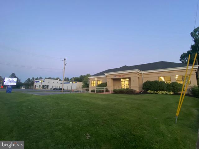 20 Country Club Dr Property Photo 27