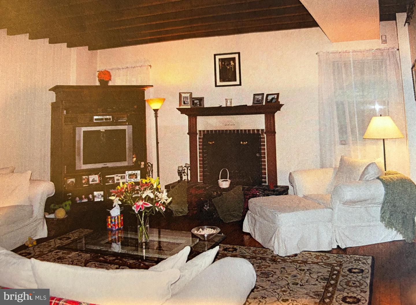 1 Private Way Property Photo 4