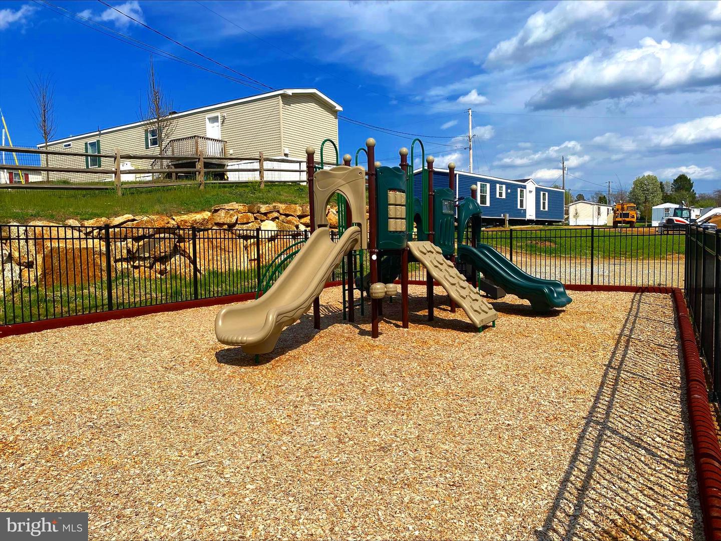 2140 Horseshoe Park Property Photo 9