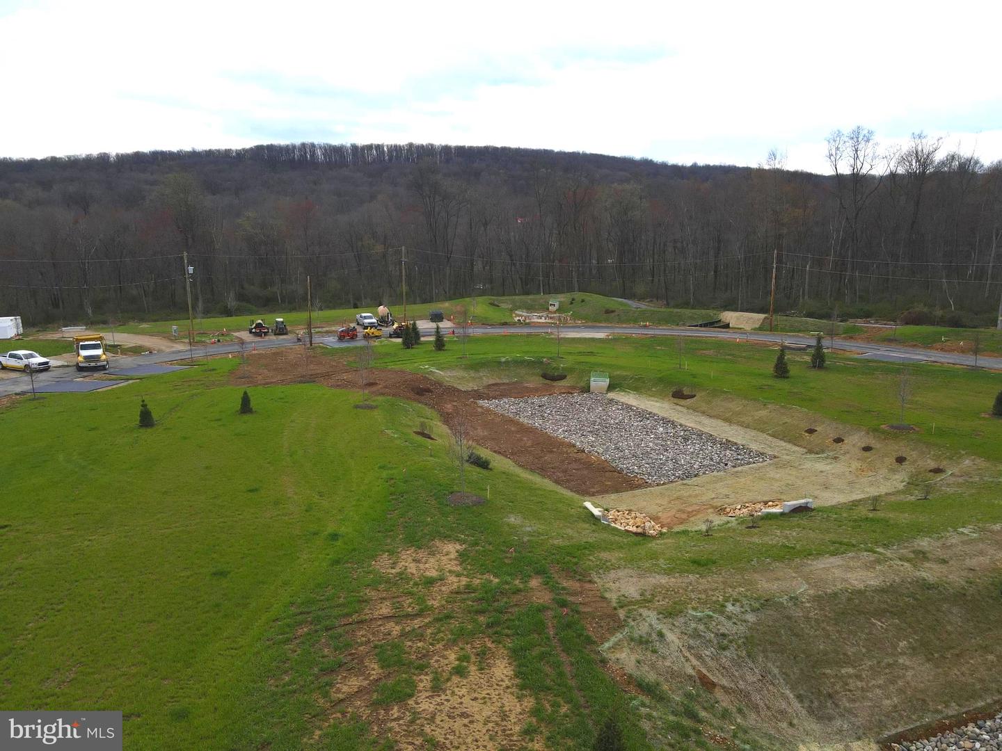 2140 Horseshoe Park Property Photo 12