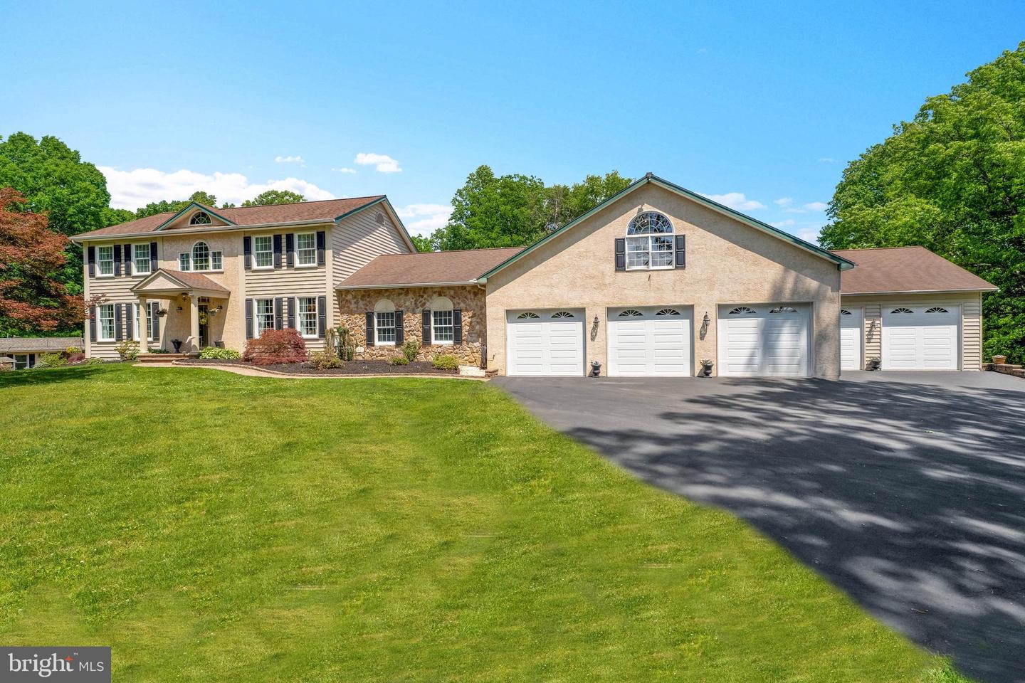 150 MINK HOLLOW RD